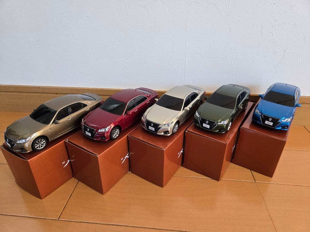 210クラウン　ジャパンカラーセレクション　カラーサンプルミニカー5色セット