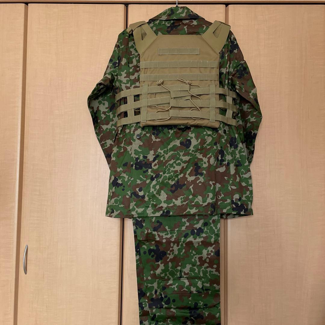 再お値下げ　未着用　サバゲー迷彩服上下5B タクティカルベストセット