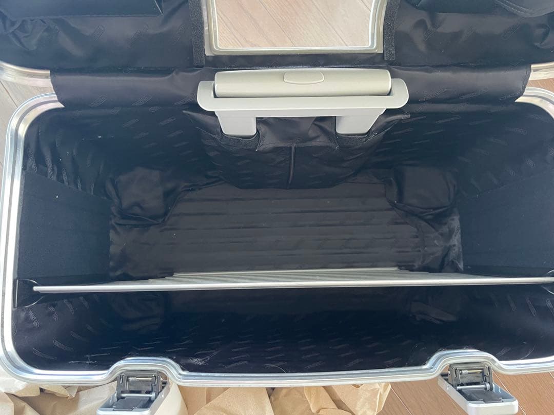 RIMOWA パイロット 中型キャリーケース 4輪 ダブルロック