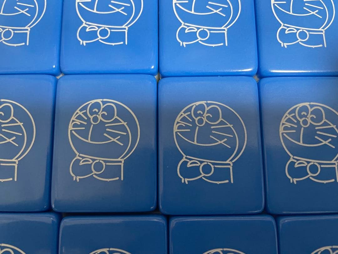 ドラえもん麻雀牌（レーザー彫刻) 専用ケース付き　144個　大きな麻雀44mm