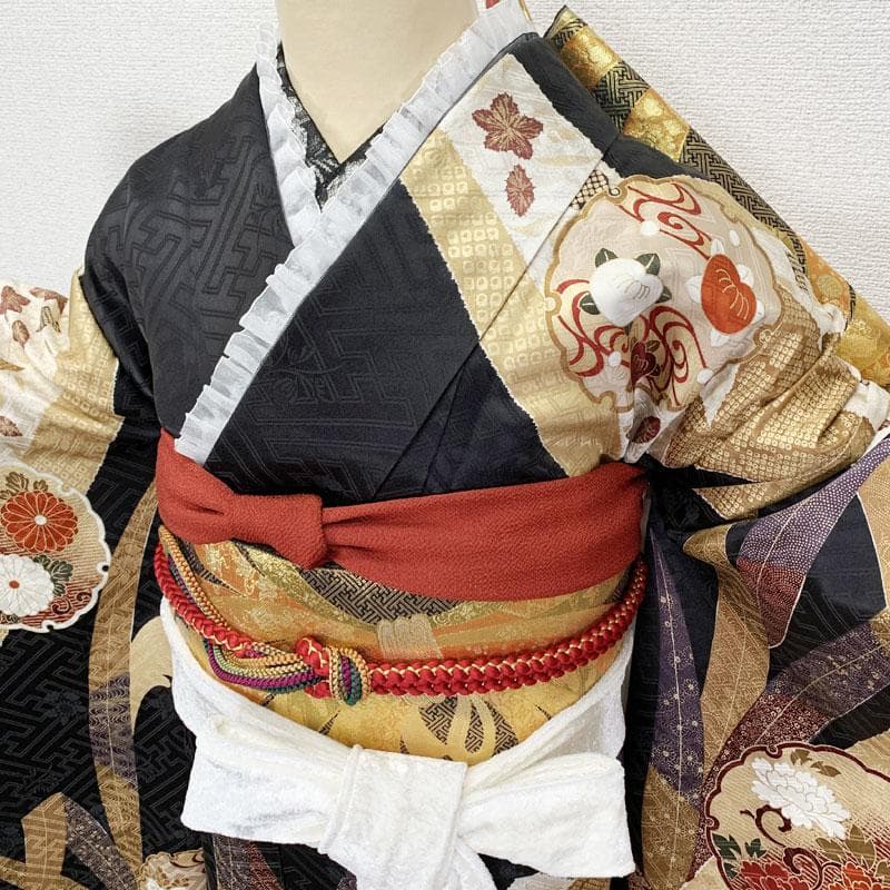 507z29☆振袖 古典柄 金駒刺繍 裄長め 芒 雪輪 黒☆美品 成人式結婚式