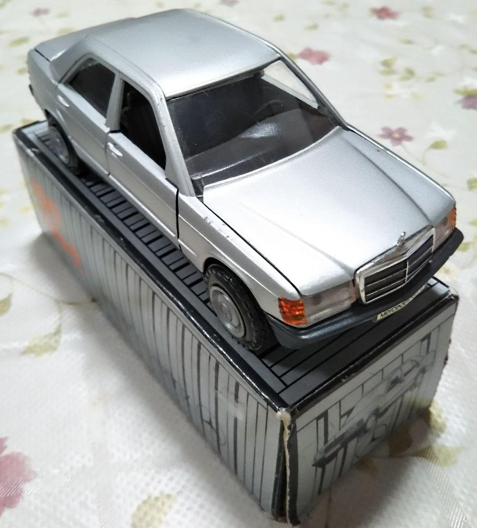 ○3418#1226　ドイツ製メルセデスベンツ190-190Eミニカー　1010