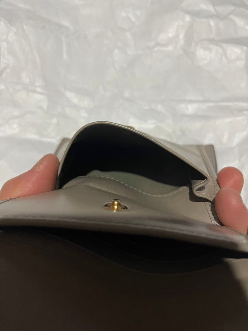 i*o様 FENDI ベージュ 二つ折り財布