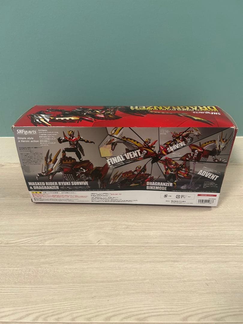 t854 SHFiguarts仮面ライダー龍騎サバイブ&ドラグランザー