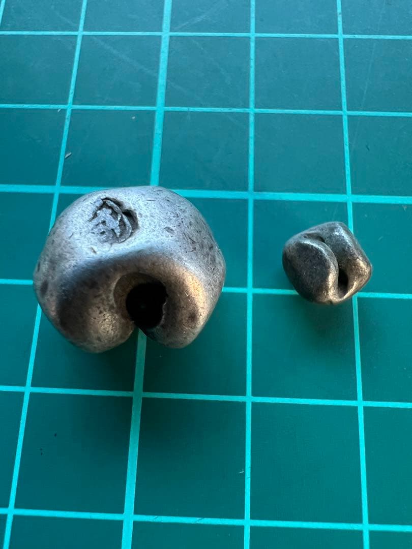 外国銀貨　バレットマネー　大小2個