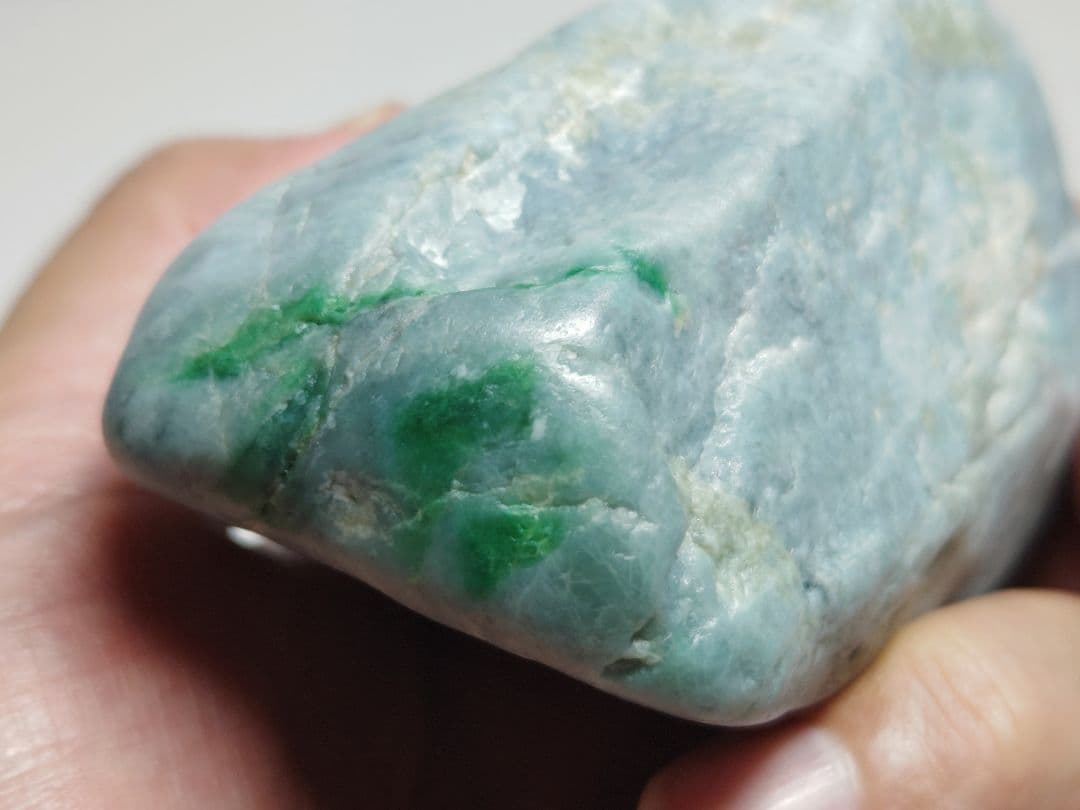 青緑 538g 翡翠 ヒスイ 原石 鑑賞石 自然石 誕生石 鉱物 鉱石 水石