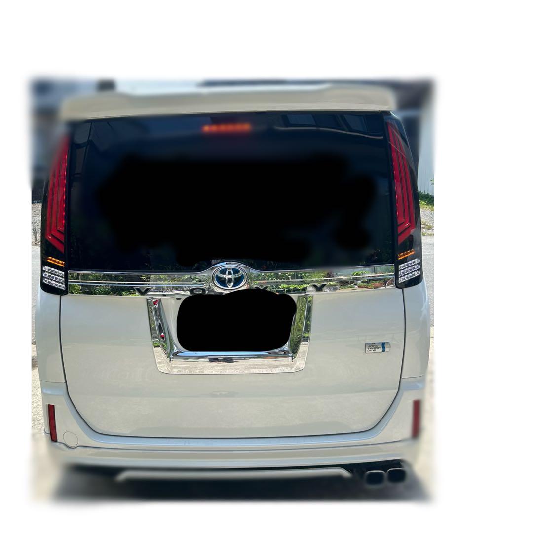 ヴォクシー80　ヴァレンティ　テールランプ　スモーク