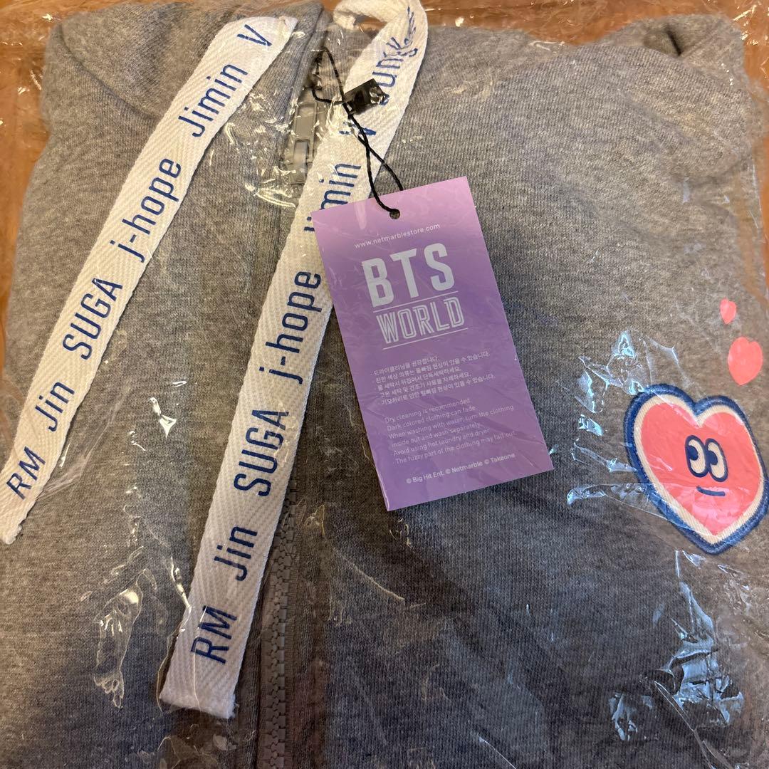 ＢＴＳ　フードパーカー　大きめのM