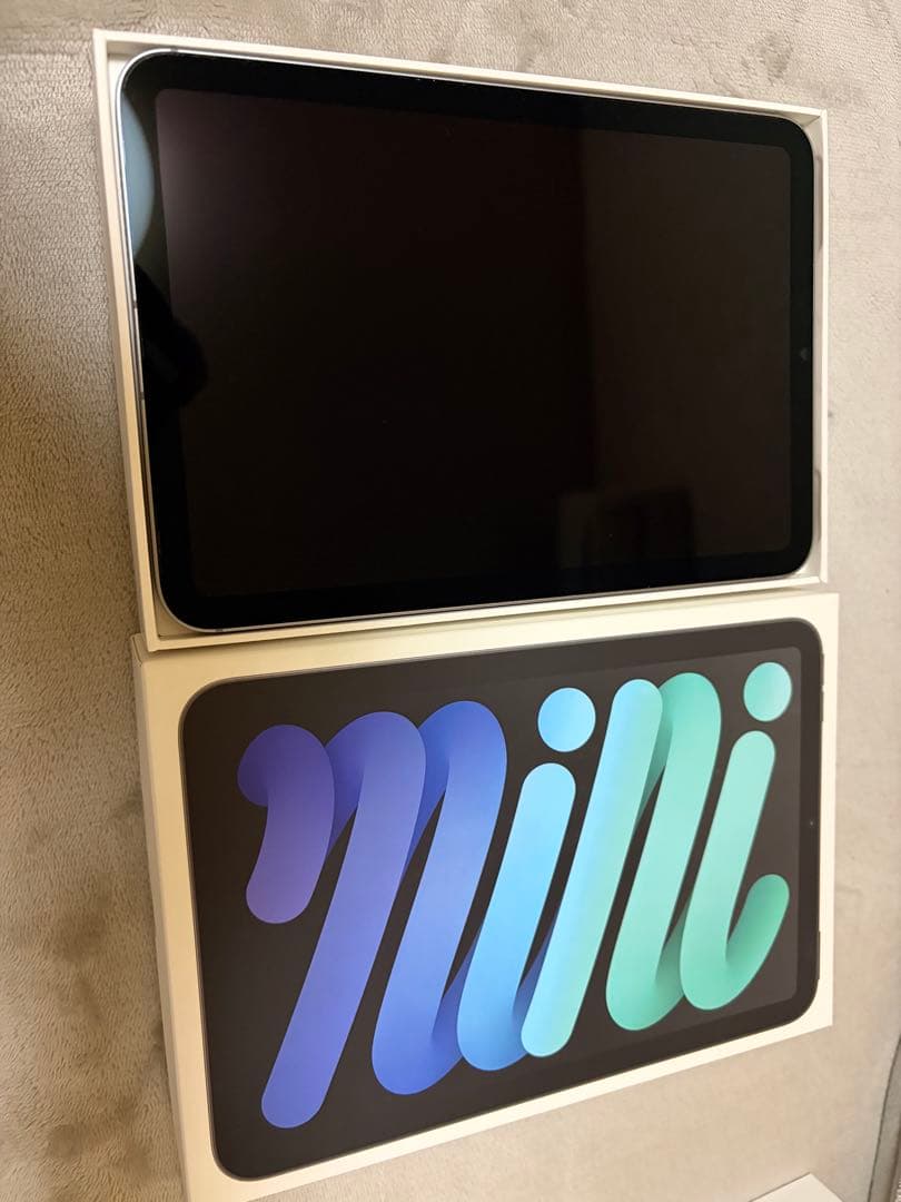 美品　Apple iPad mini7 Wi-Fi+セルラー スペースグレイ