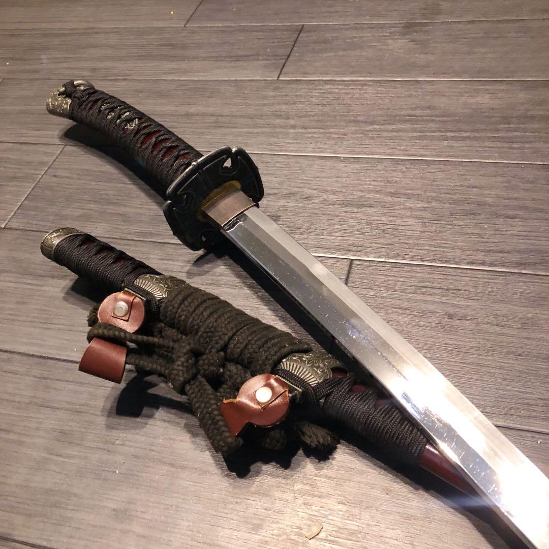 高級模造刀　日本軍拵え　居合刀　樋入刀身　合金刀身　朱拵え　重みあり