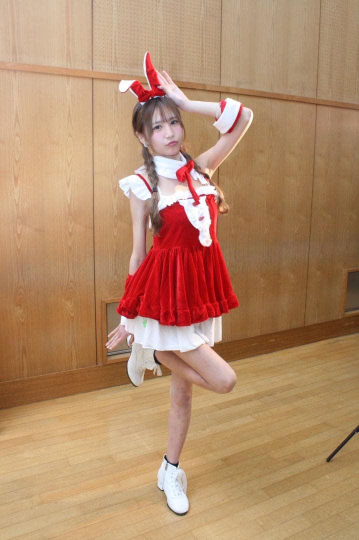 北口キャロライン美利衣　お宝私物2品とサンタ衣装とサイン入り紙袋