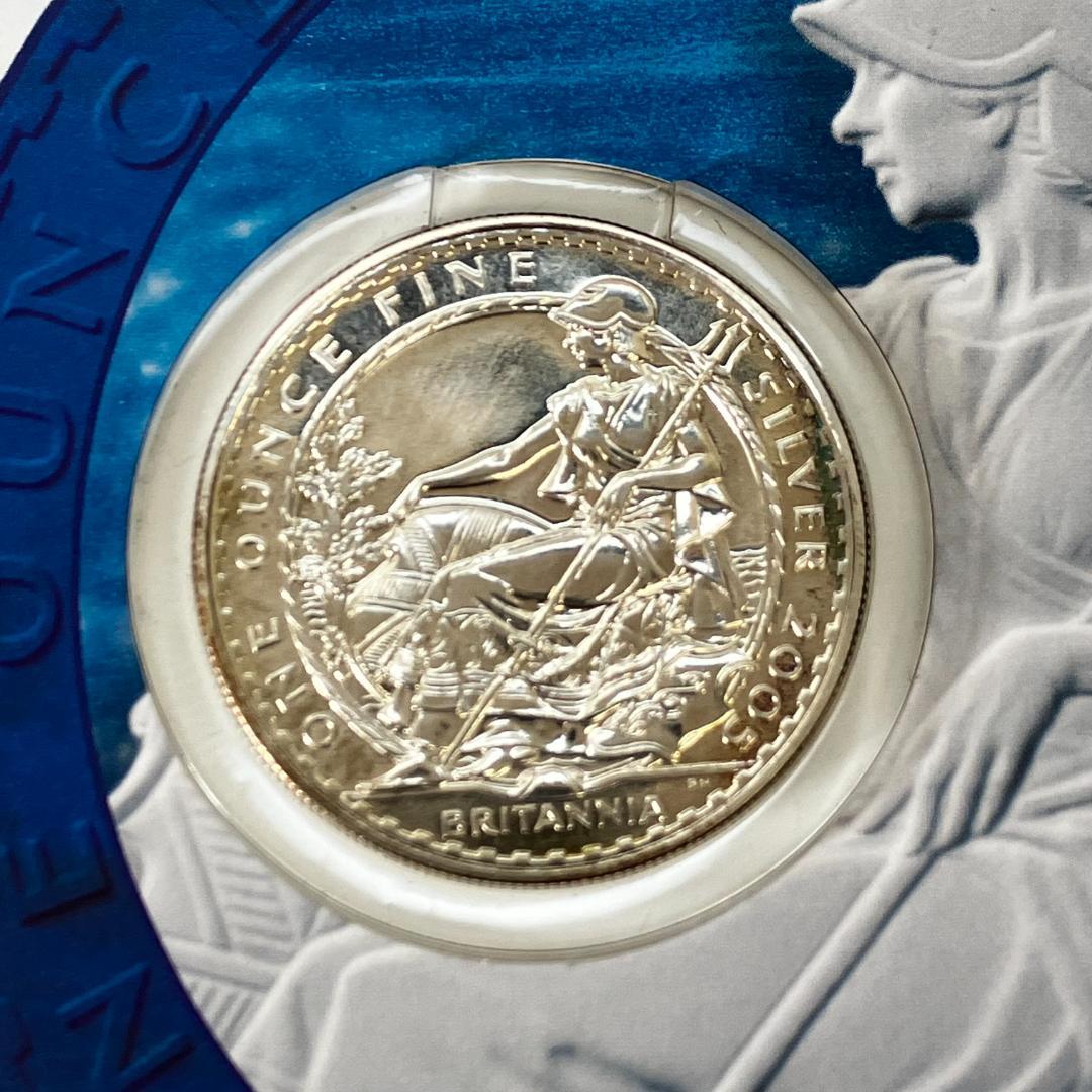イギリス ブリタニアシルバー 2ポンド銀貨　1オンス　2005年