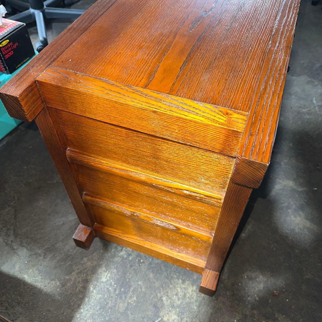 O*A様 伝統的な日本の木製箪笥