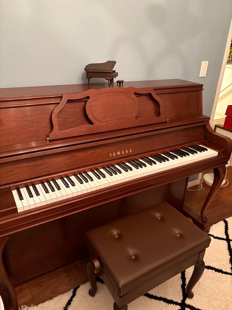 Yamaha YF101W アップライトピアノ 88鍵 椅子付き