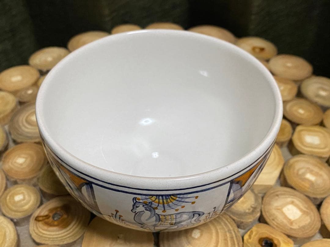 ミルタ·モリジ 牛絵茶碗