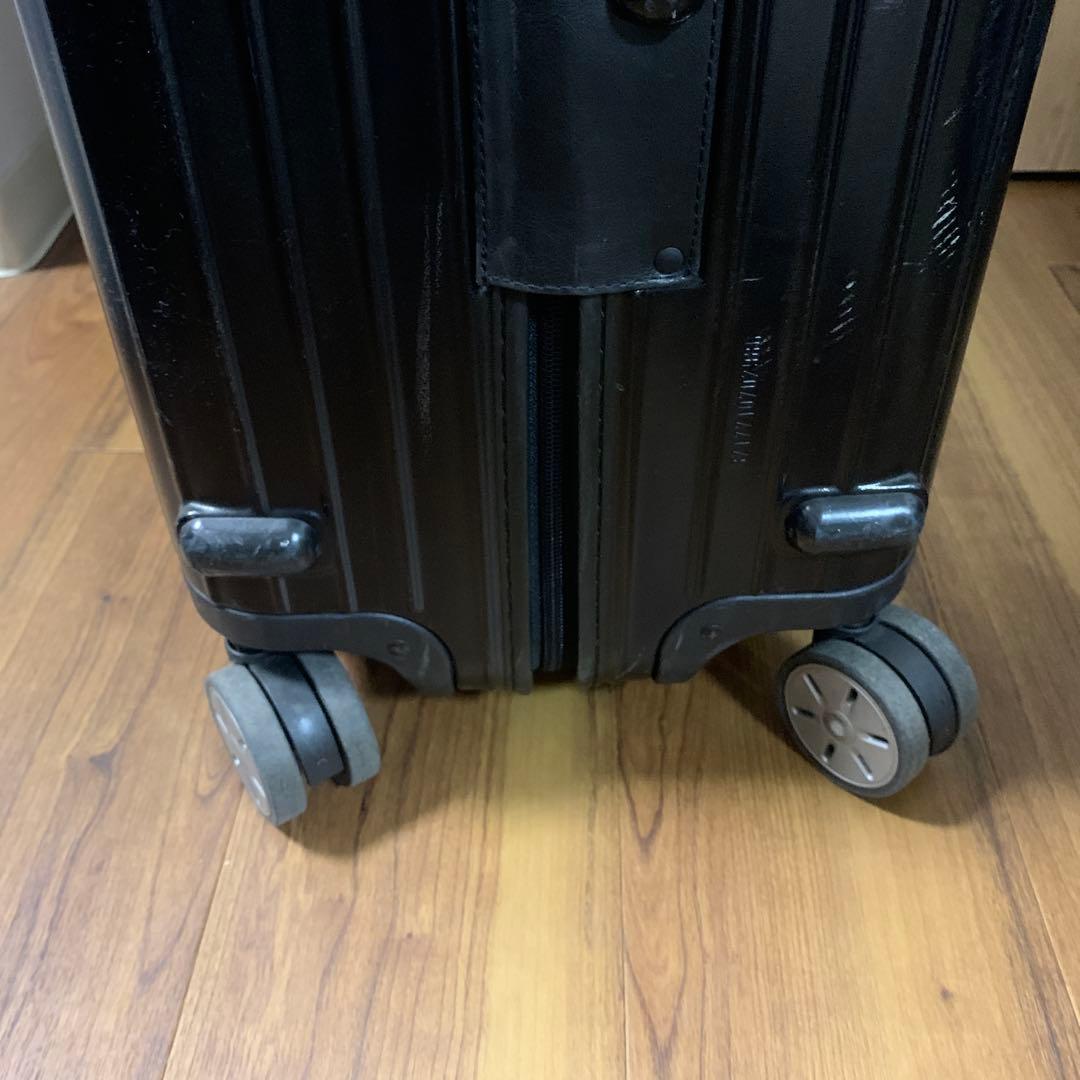 リモワ　ブラック ストライプ キャリーケース中古⭐️