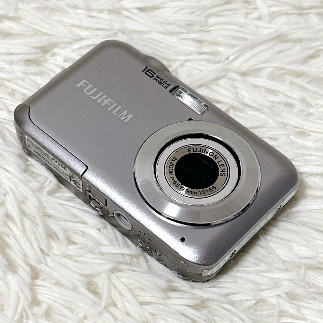 【極美品】FUJIFILM FINEPIX JV250 デジカメ シルバー