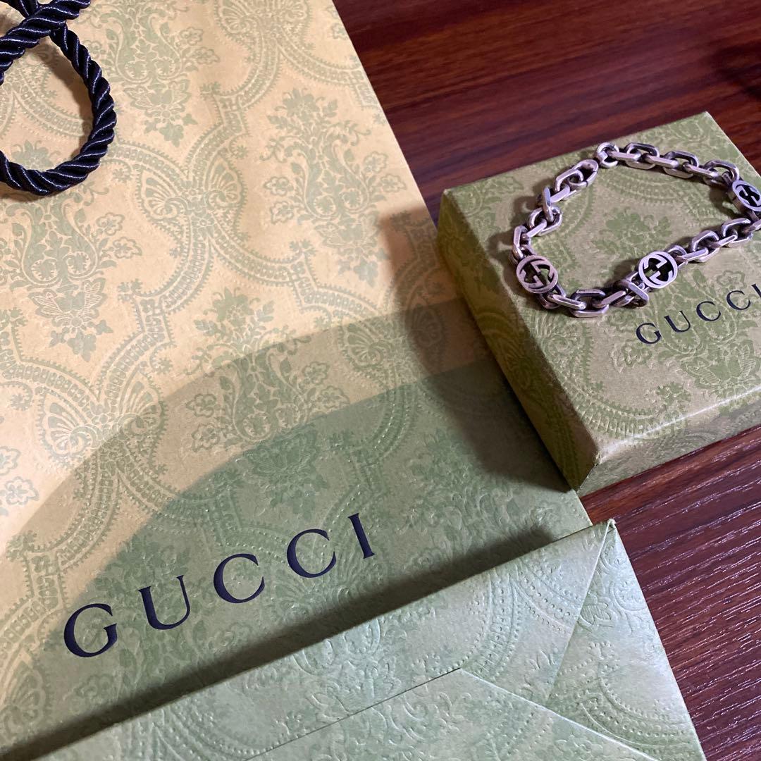 GUCCI シルバー ロゴチェーンブレスレット