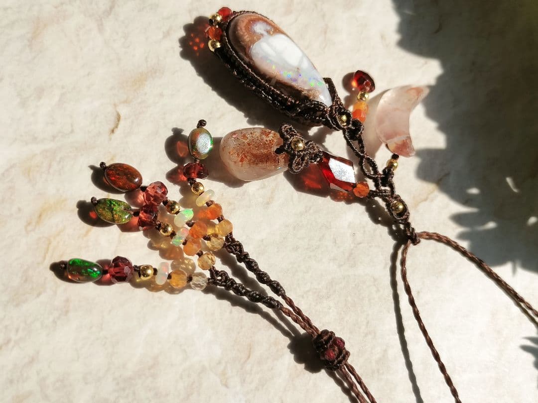 カンテラオパールマクラメネックレス・*☽:゜・⋆。月映えの実り・*☽:゜・⋆