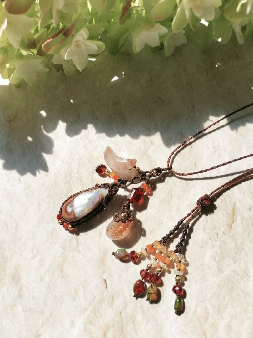 カンテラオパールマクラメネックレス・*☽:゜・⋆。月映えの実り・*☽:゜・⋆