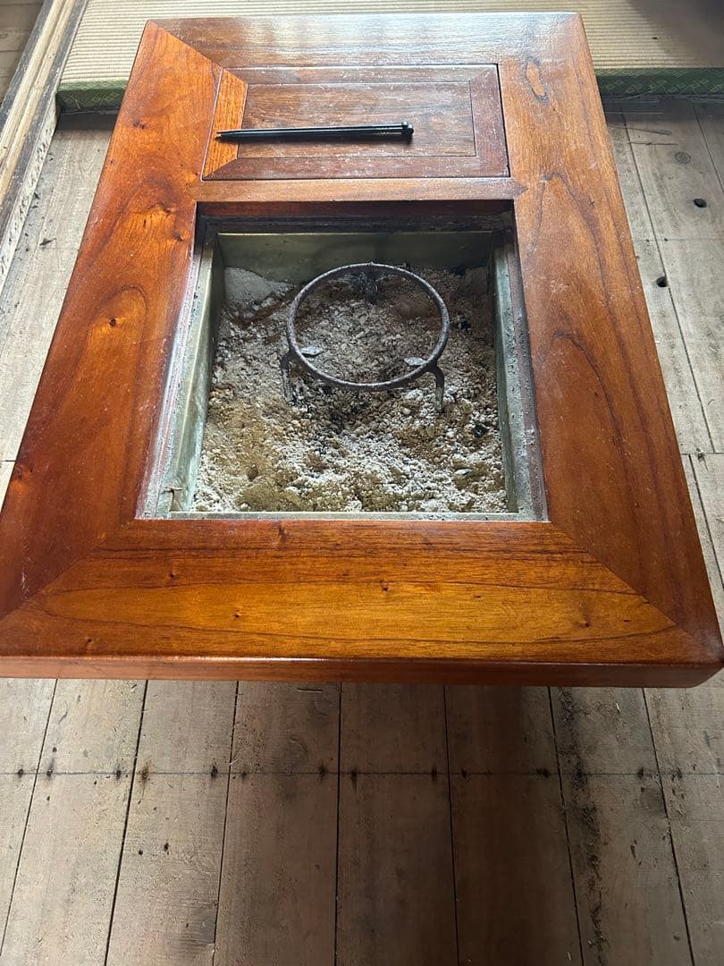 囲炉裏付き木製座卓