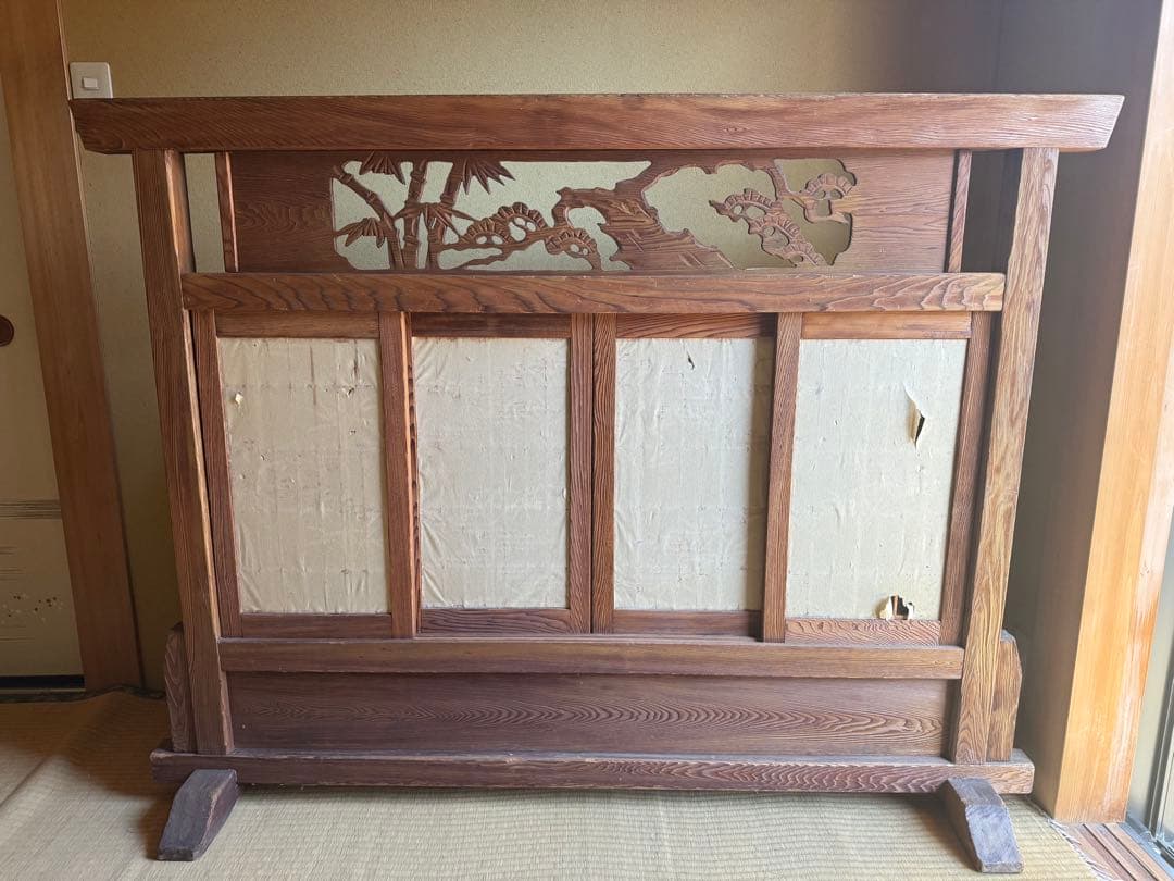 木製　伝統的　間仕切り　欄間