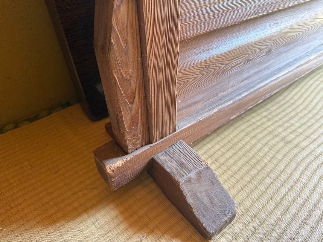 木製　伝統的　間仕切り　欄間