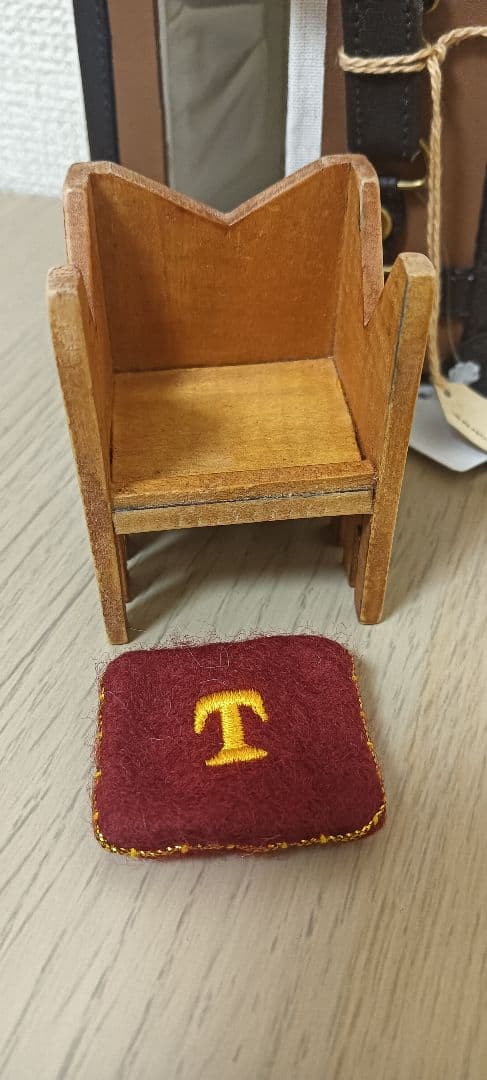 Peter Bull　THEODORE テディベア 小型 椅子付き　ウィットニー