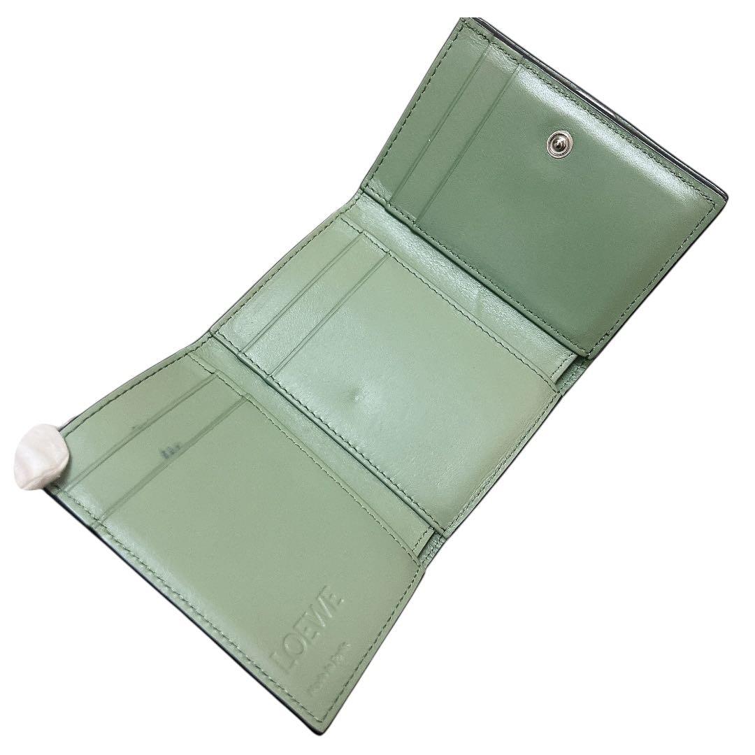 【美品】LOEWE 三つ折財布 トライフォールド ウォレット アナグラム 緑