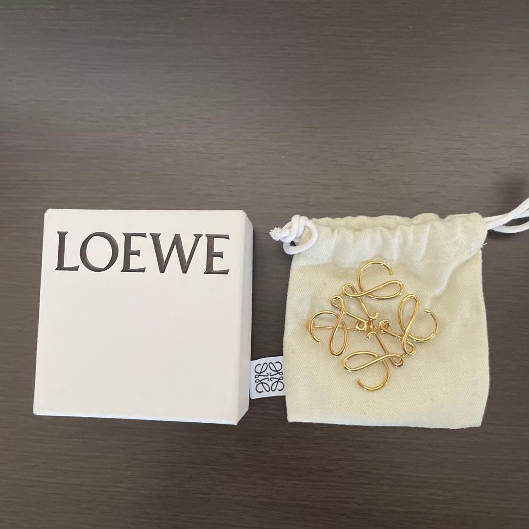 LOEWE ロエベ　ブローチ