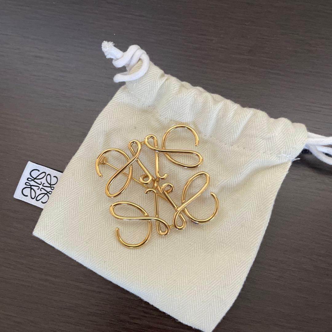 LOEWE ロエベ　ブローチ