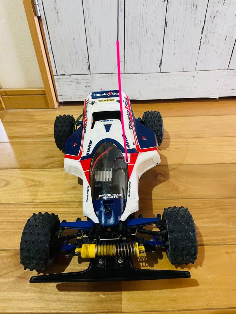 ゴ*ー様 Thunder Shot ラジコンカー 本体とリモコン付き
