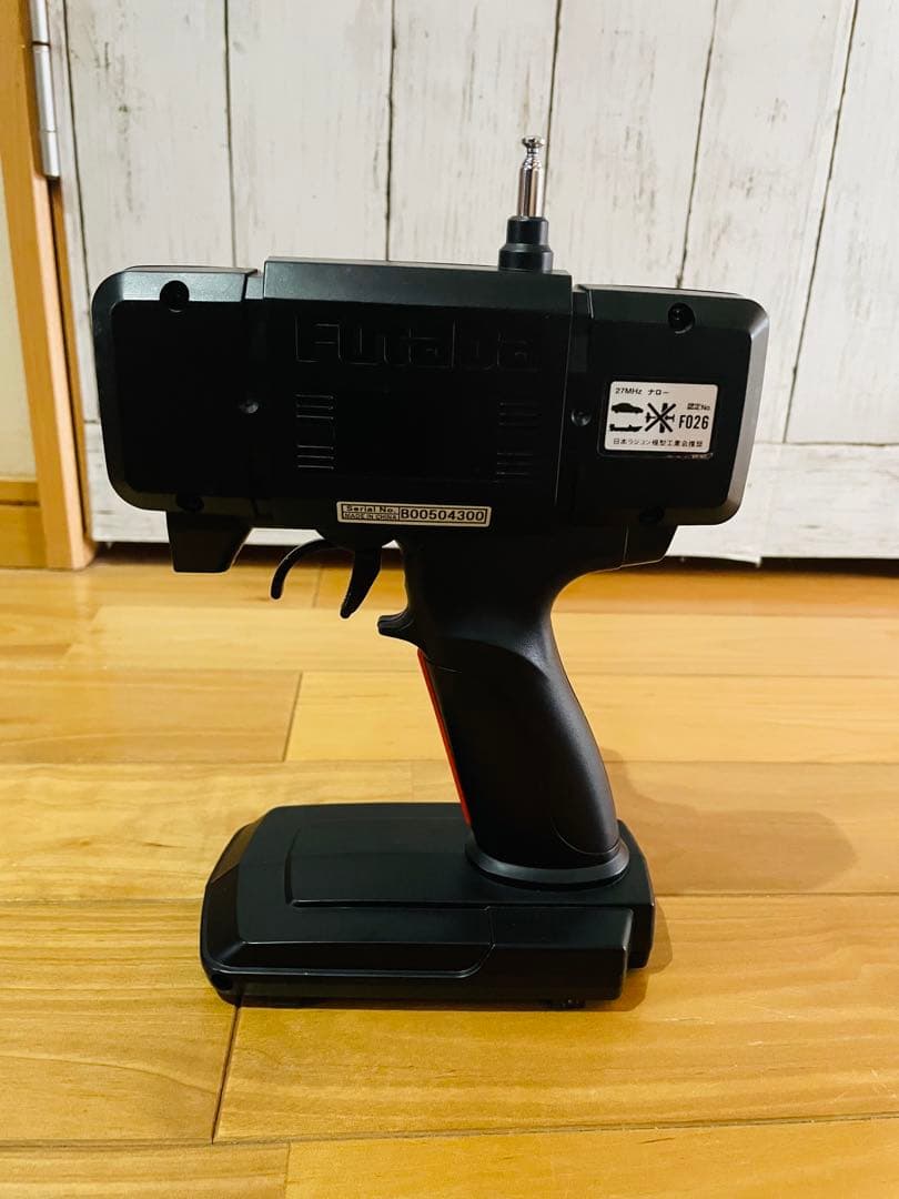 ゴ*ー様 Thunder Shot ラジコンカー 本体とリモコン付き