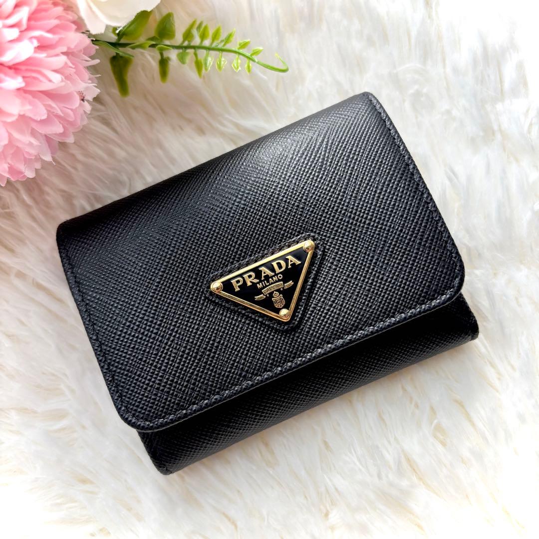 y◇未使用級/現行✨プラダ 三つ折り財布 三角ロゴ ブラック サフィアーノ