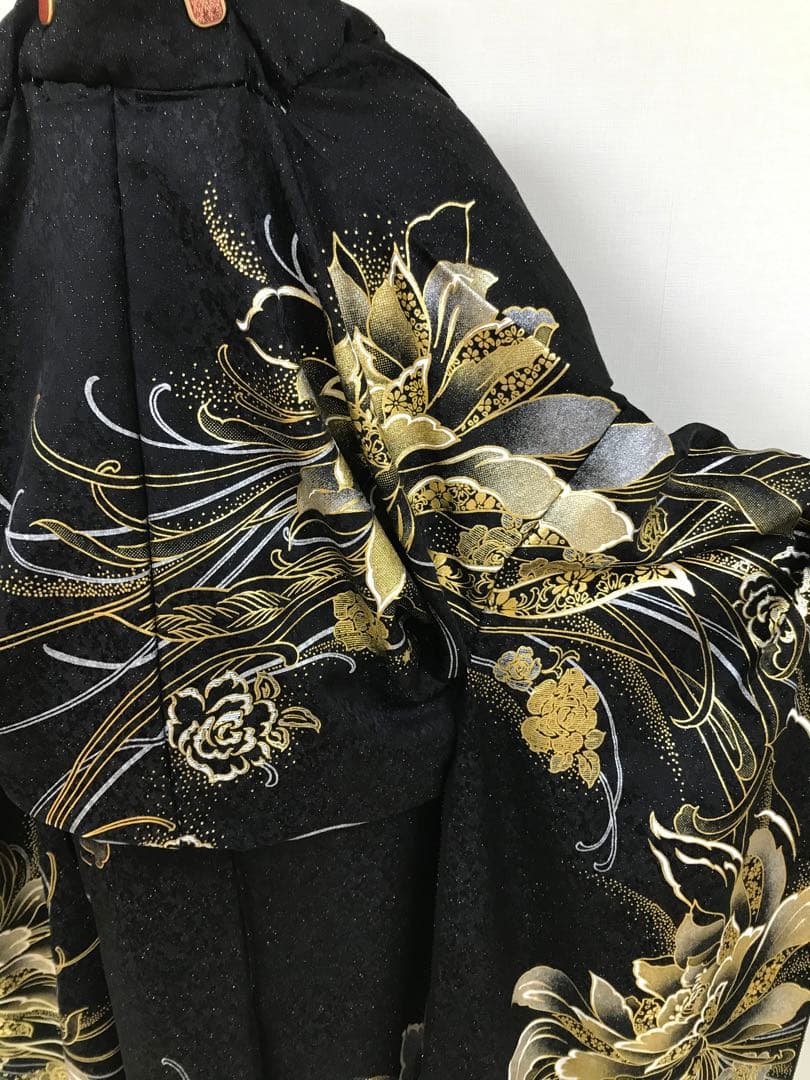 振袖　未仕立て品　金彩　黒地にゴールド