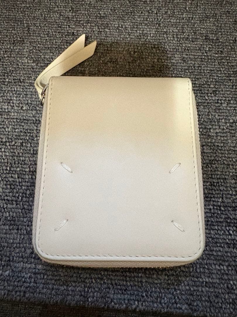ホワイトレザー 三つ折り財布
