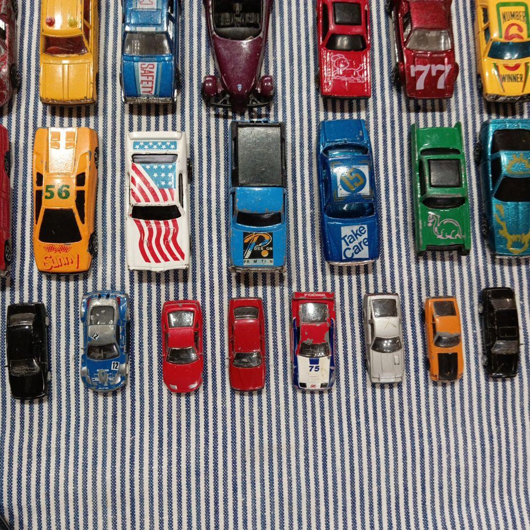 約100台の多様なミニカーセット