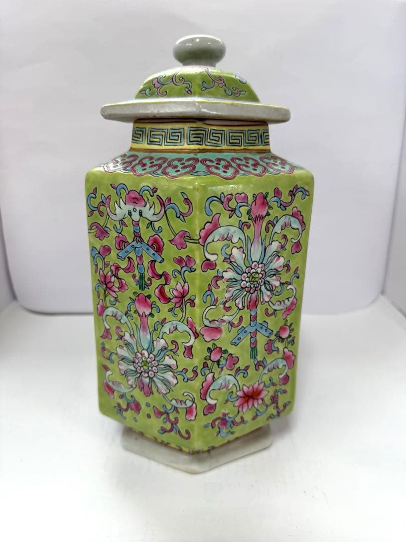 中国美術　粉彩大壺　在銘　送料込み