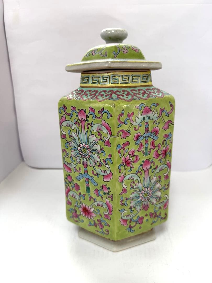 中国美術　粉彩大壺　在銘　送料込み