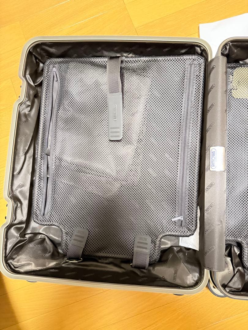 リモワ RIMOWA トパーズ チタニウム ゴールド 34リットル 4輪