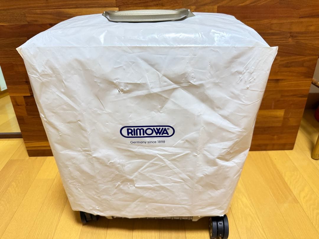 リモワ RIMOWA トパーズ チタニウム ゴールド 34リットル 4輪