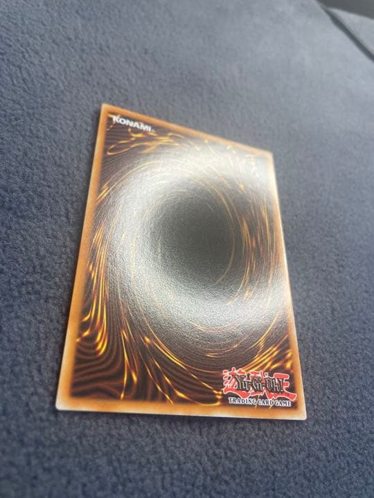 【極美品】ブラック・マジシャン・ガール　ファラオズシークレット