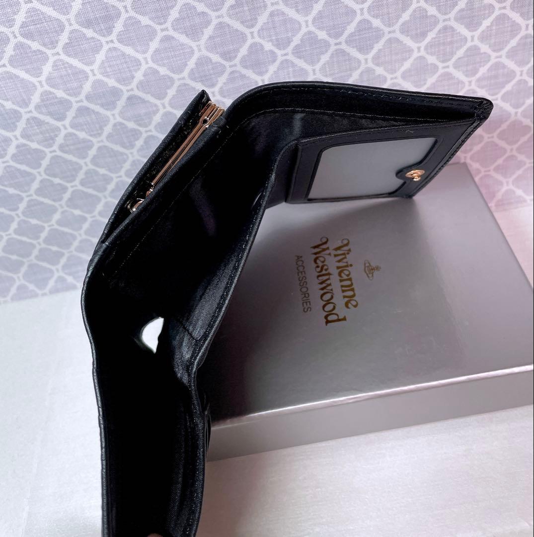 【最新❤︎新品】ヴィヴィアン・ウエストウッド　三折財布 マット黒