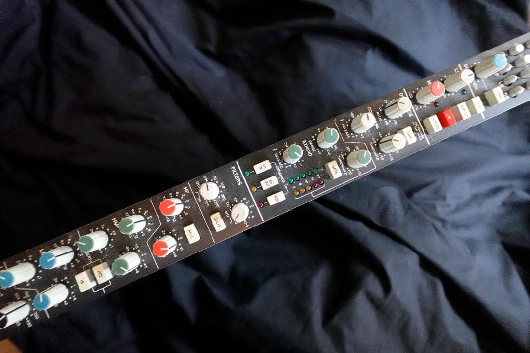 『SSL4000E チャンネル実機 アウトボード