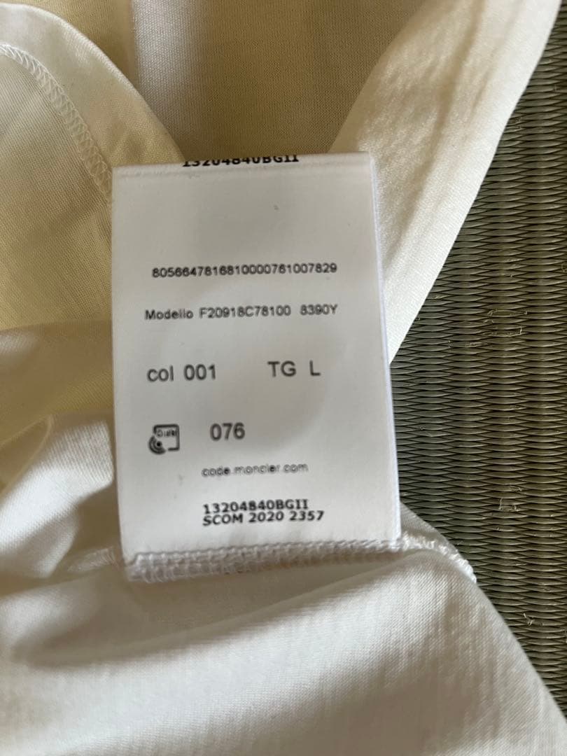 モンクレール　Tシャツ　ホワイト　新品