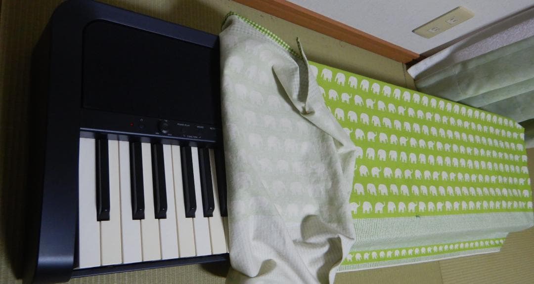 KORG　B1　2017製電子ピアノ　デジタルピアノ　ヘッドホン付き