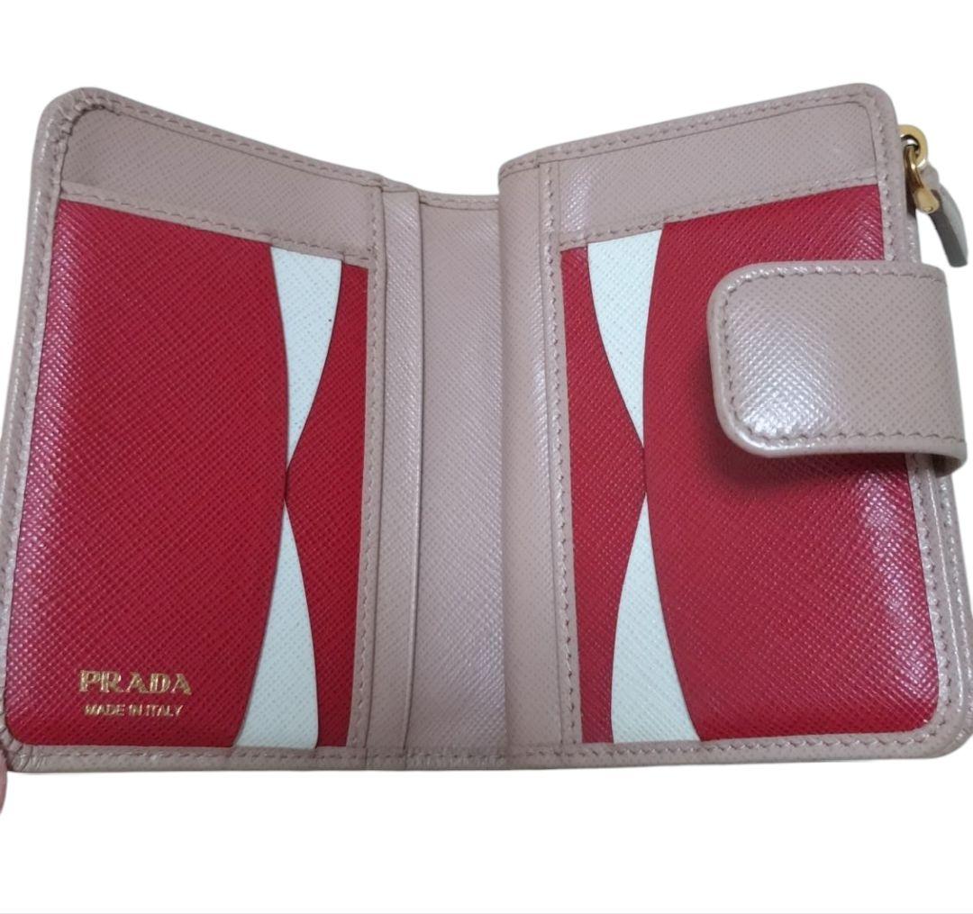 プラダ 2つ折り財布 金ロゴ バイカラー サフィアーノ