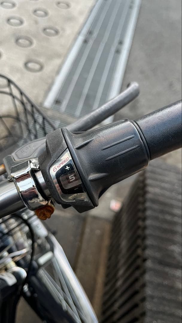 あさひの、シティサイクル 26インチ　黒 スチールフレーム 前バスケット付き