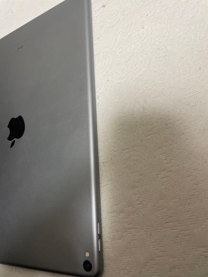 吉*志様 Apple iPad Pro 2 (12.9インチ) 64GB バッテ