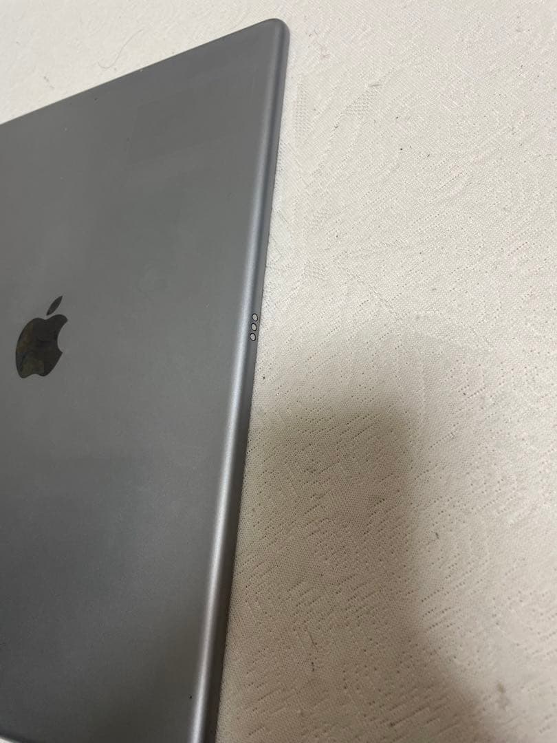 吉*志様 Apple iPad Pro 2 (12.9インチ) 64GB バッテ